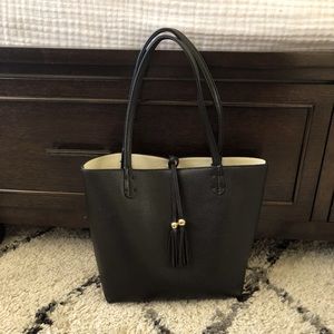 Black tote purse!
